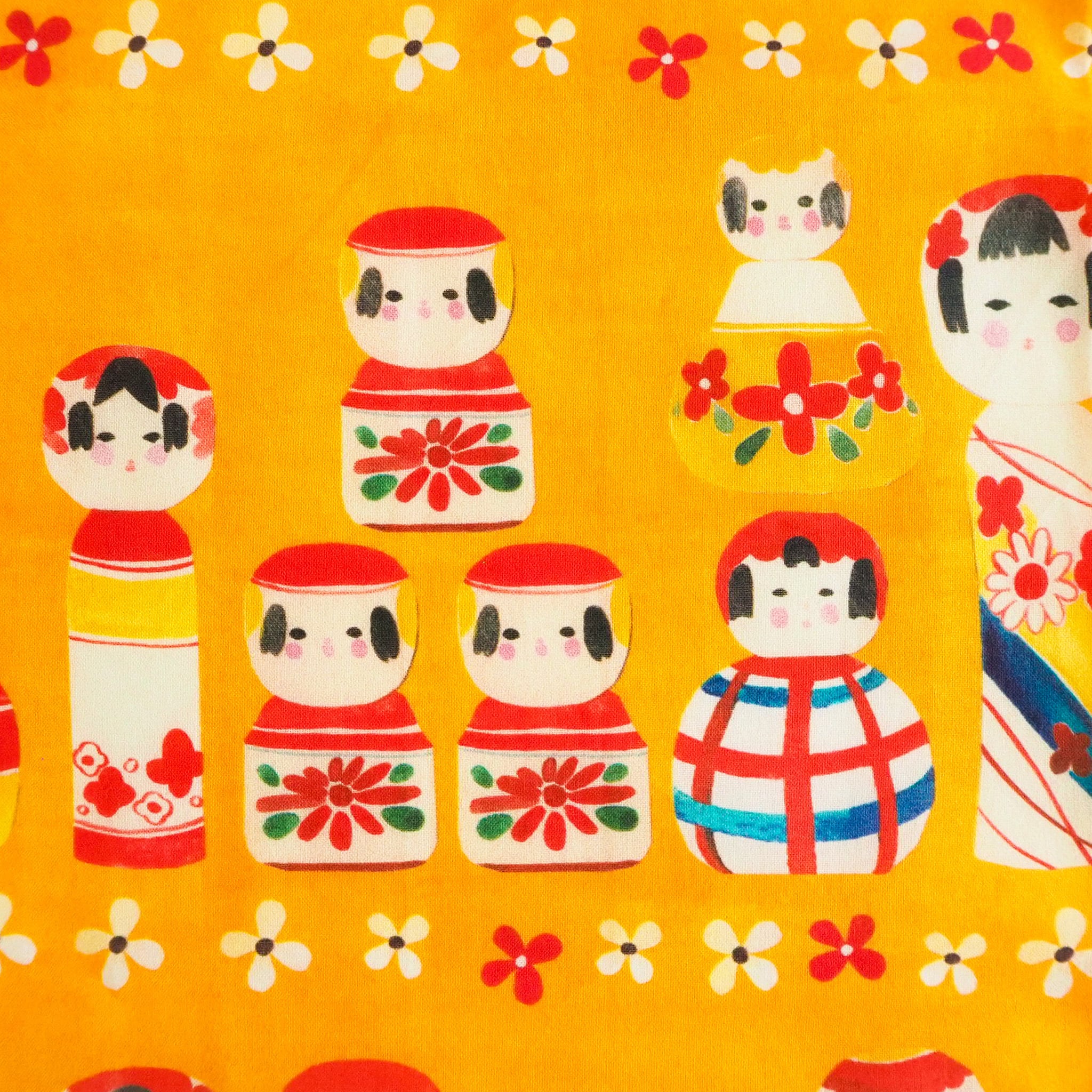 水彩画のスカーフハンカチ「東北こけし」 | miyaco nishio