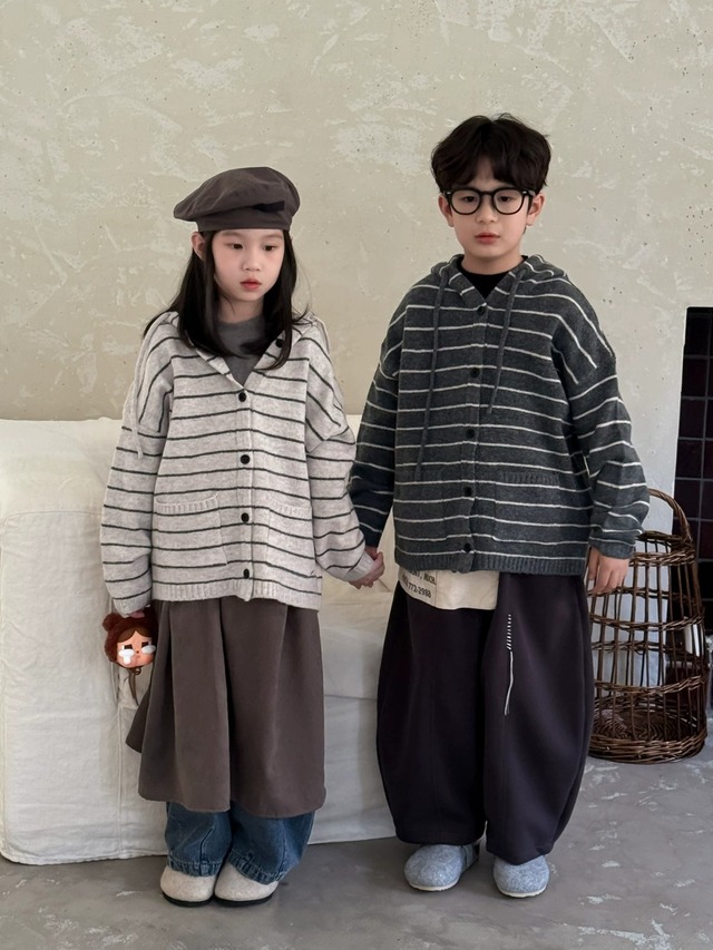 《取寄》ニットボーダーボタンパーカー （アイボリー／グレー） KMAI 2025秋 韓国子供服 アウター カーディガン カーデ パーカー 上着 オーバーサイズ （90~150cm）