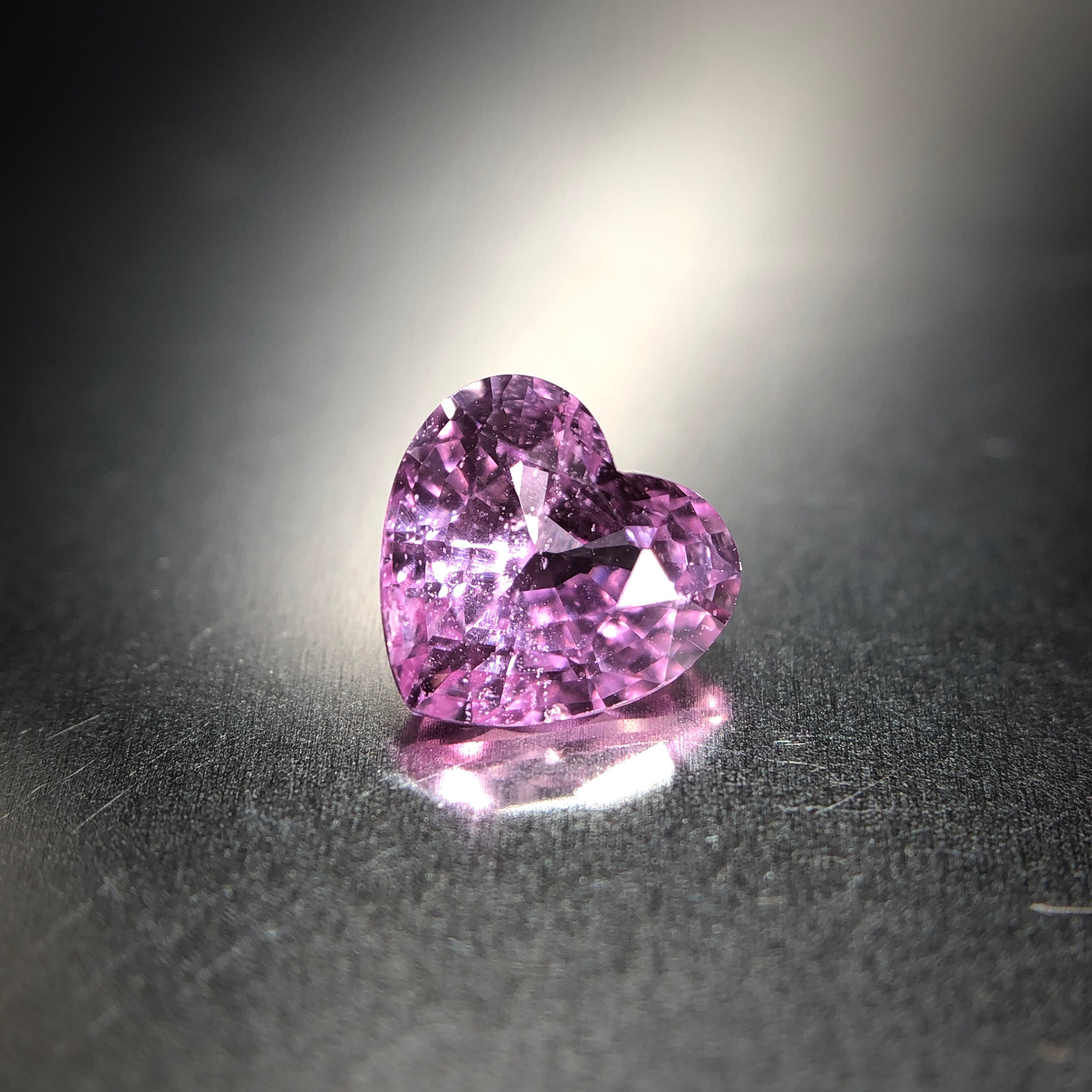 華やかで愛らしいハートシェイプ 0.69ct UP 天然ピンク サファイア | Frederick’s Gems&Jewelry powered by  BASE