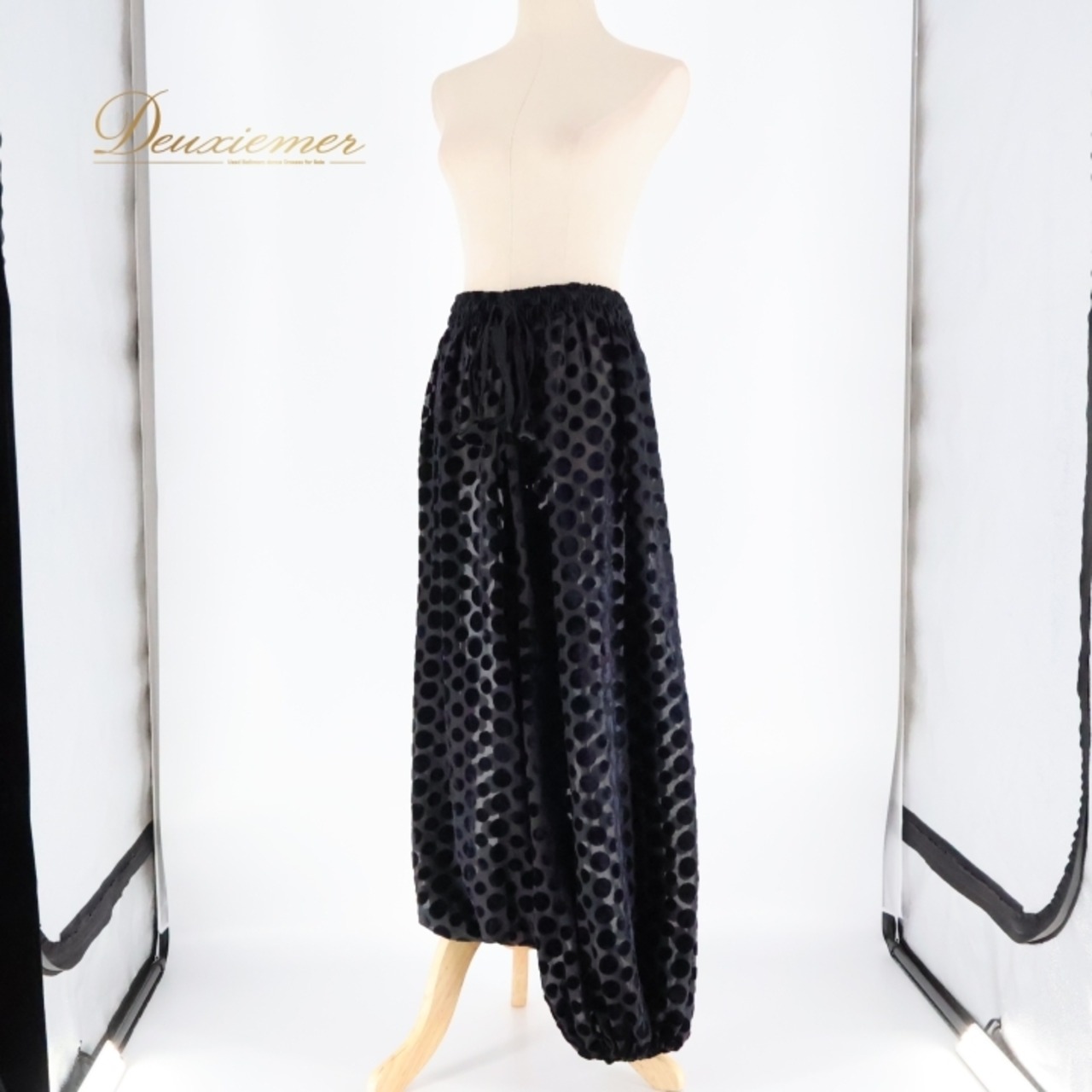 ベリーダンス 衣装 ズボン ハーレムパンツ まとめ売り 全3点 セット ゴールド系 ブルー系 青 ブラック系 黒 アラジン レッスンウェア 練習着 ハーレムパンツセット スポーツウェア ダンスウェア おしゃれ ゆったり 練習着用 まとめ