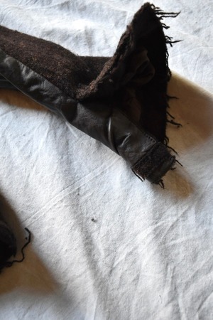 "JOHN GALLIANO" Damege processing leather set up