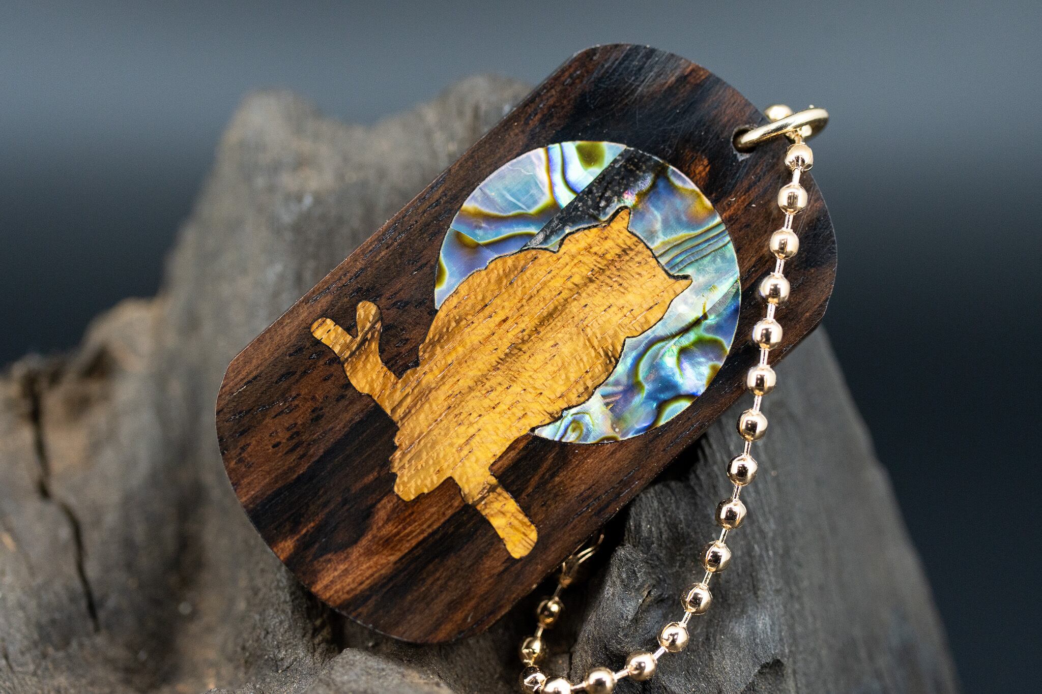 【 染色の美 】 ムンエボニー ドッグタグ 象嵌 夜とミミズク