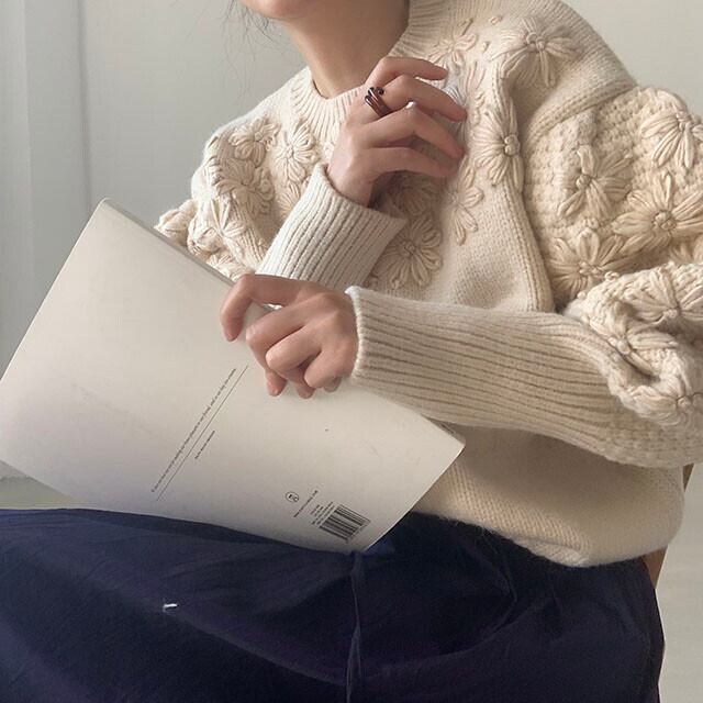 立体刺繍フラワーニットセーター 花刺繍 ニット セーター 長袖