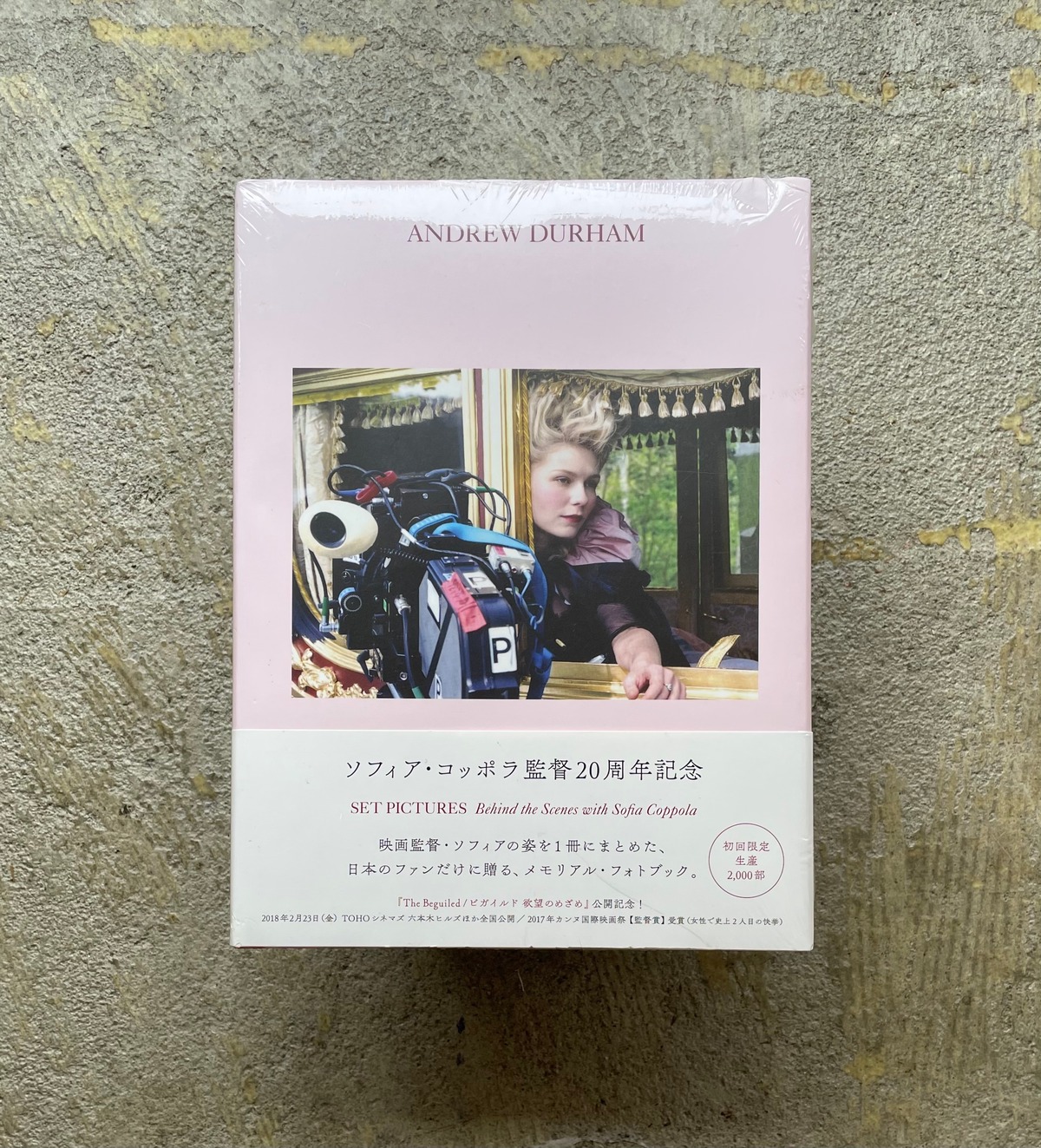 古書】Andrew Durham Set Pictures Behind the Scenes with Sofia 