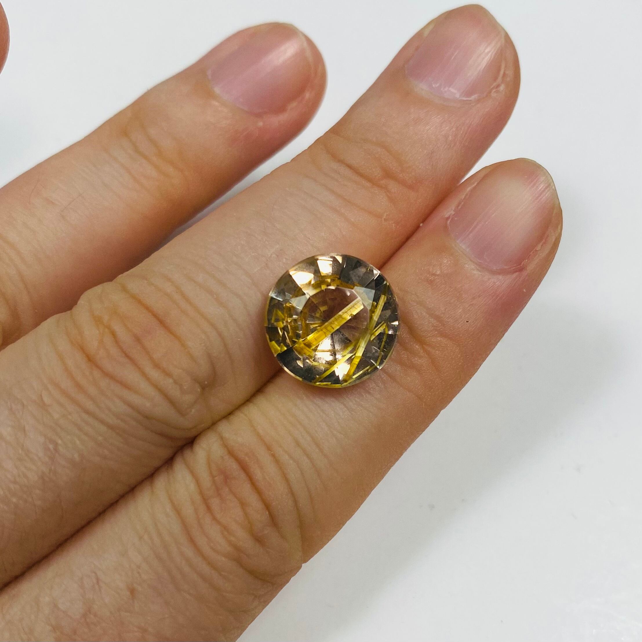 大胆で個性的なルチルクオーツ