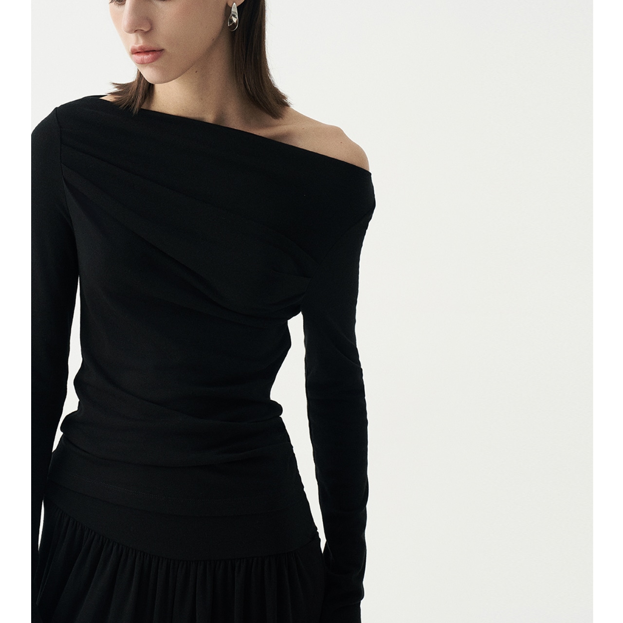 Asymmetry Off-Shoulder Top T3703