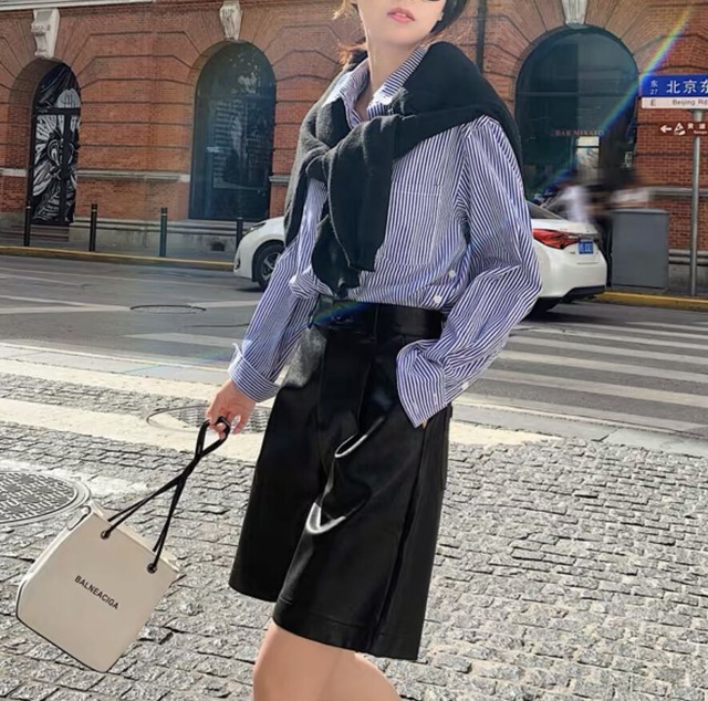 PUレザーハーフパンツ