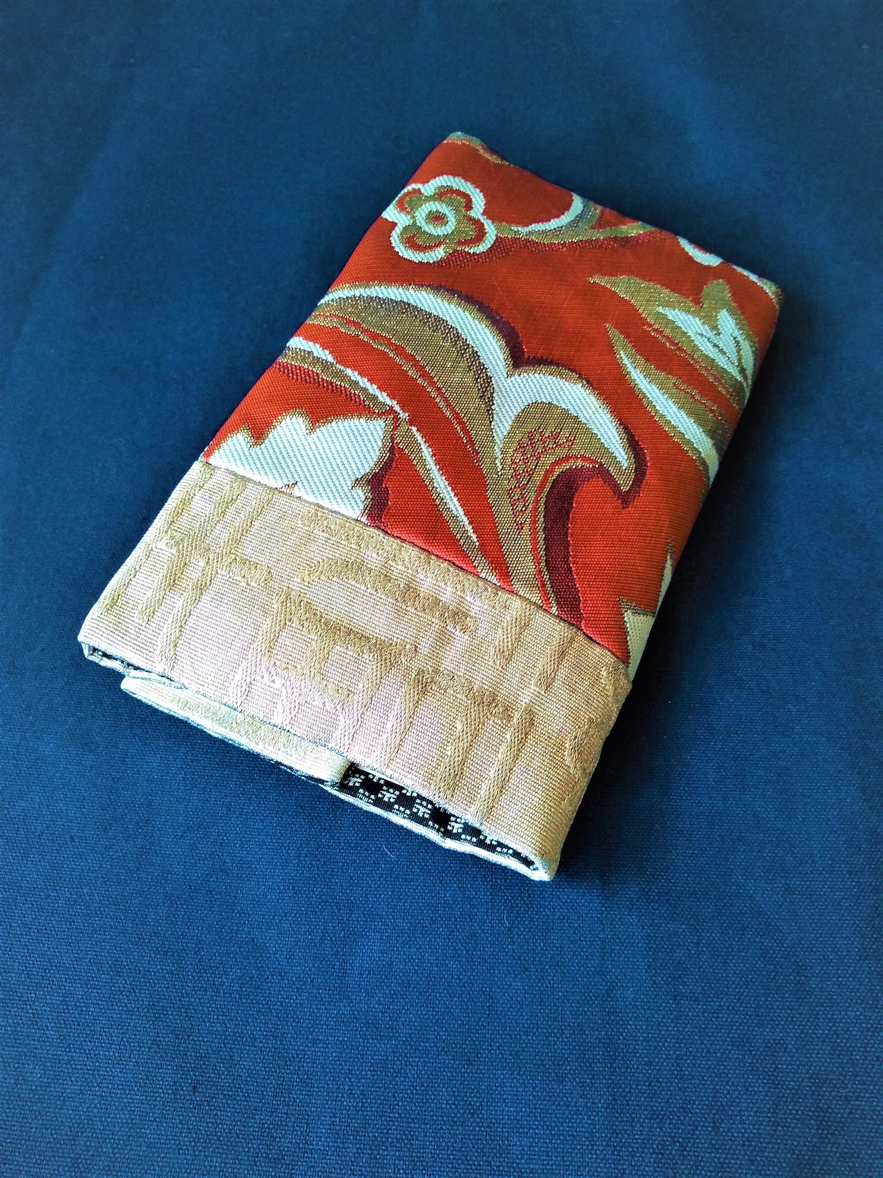 ヴィンテージ手縫いブックカバー(新書本サイズ・片見返し綴じ)