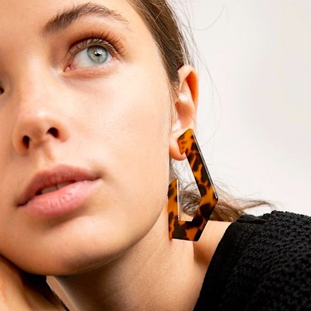 Square Hook Marble Pierce