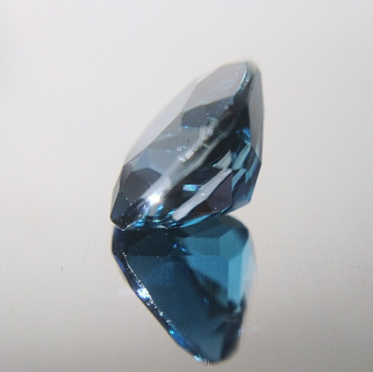 15.8ct ロンドンブルートパーズ　ルース