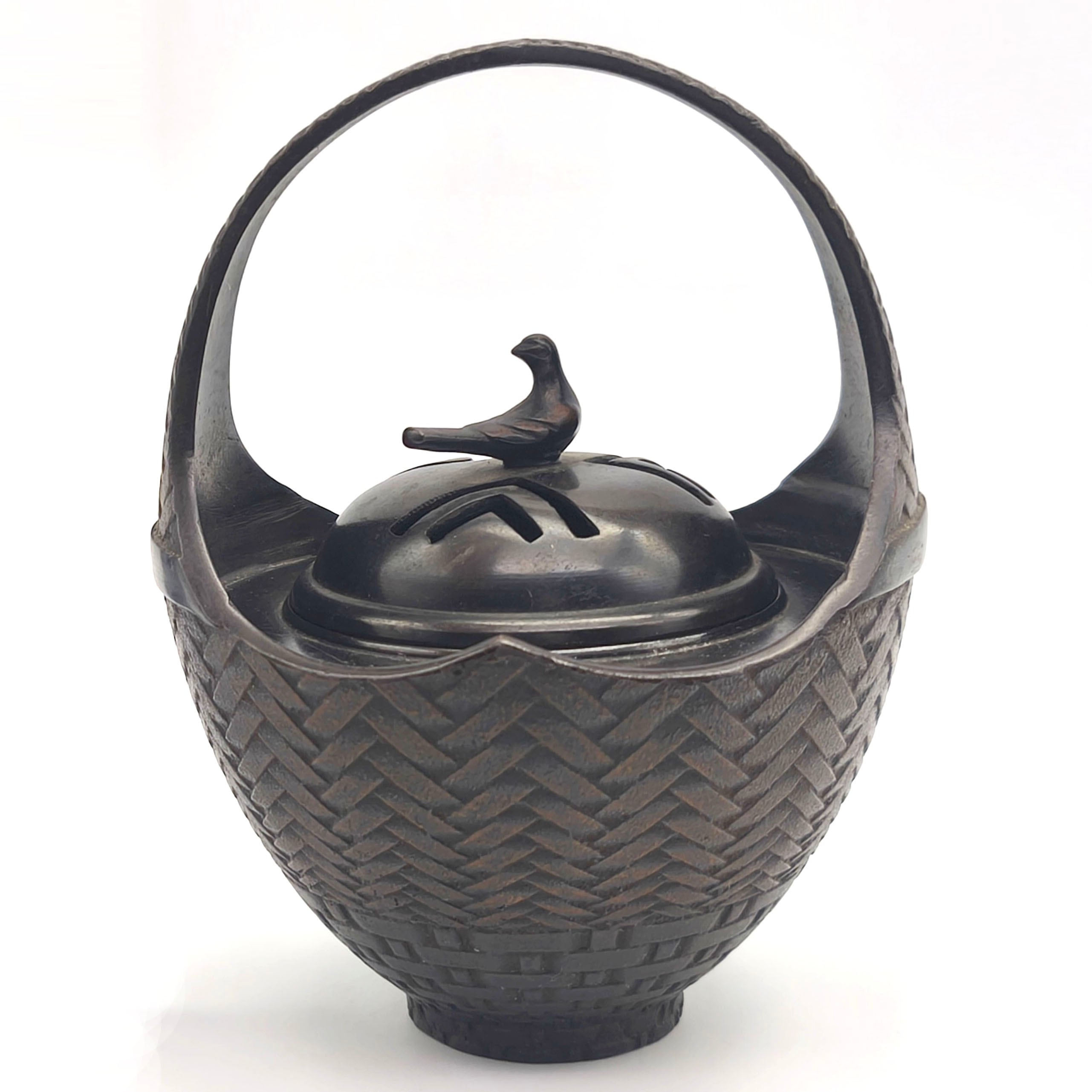 AN48 精山作 口径 三足 松竹梅 波千鳥透し 金属工芸 共箱 未使用 AN48 精山作 口径 三足 松竹梅 波千鳥透し 金属工芸 共箱