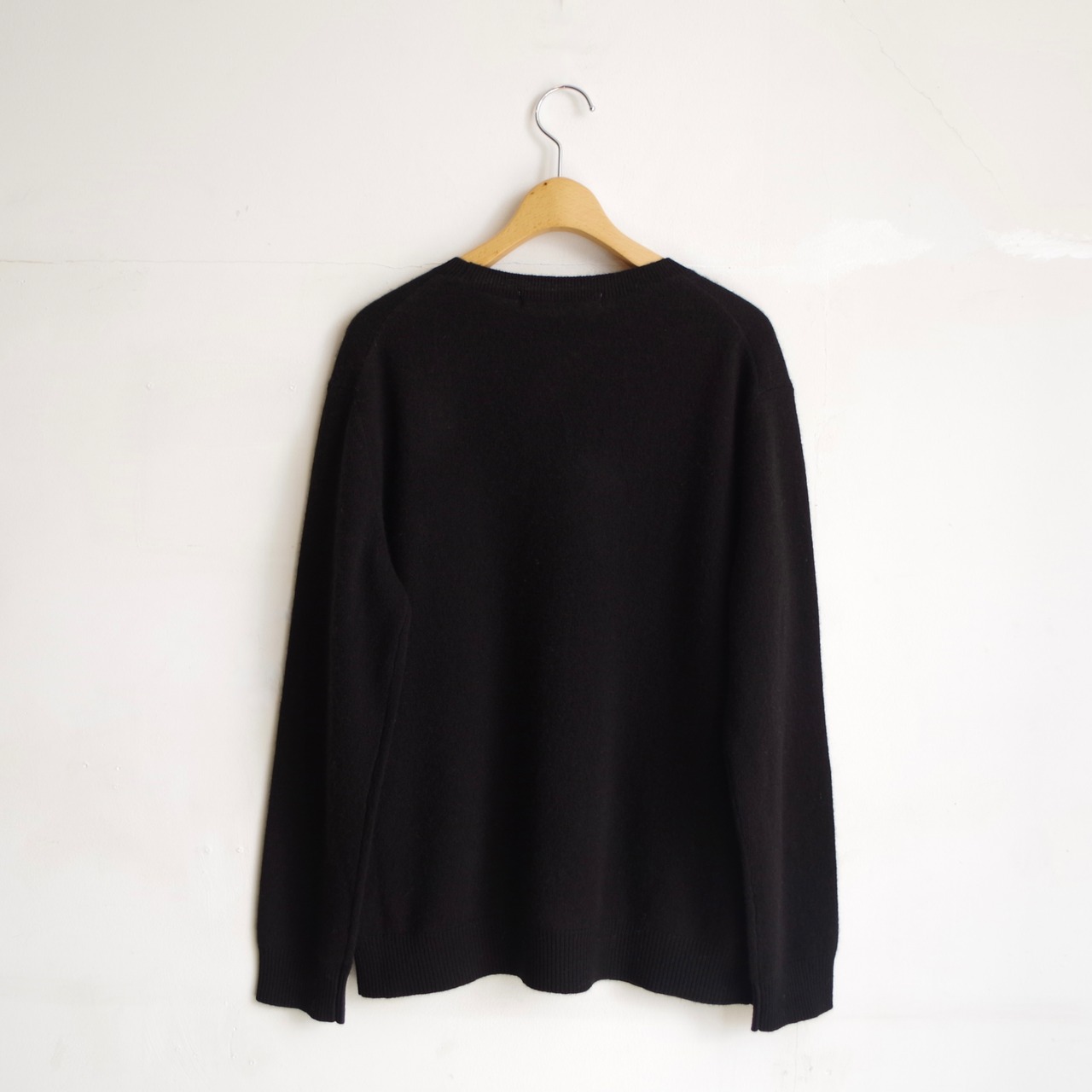 one f.  Cashmere Crew Neck Knit