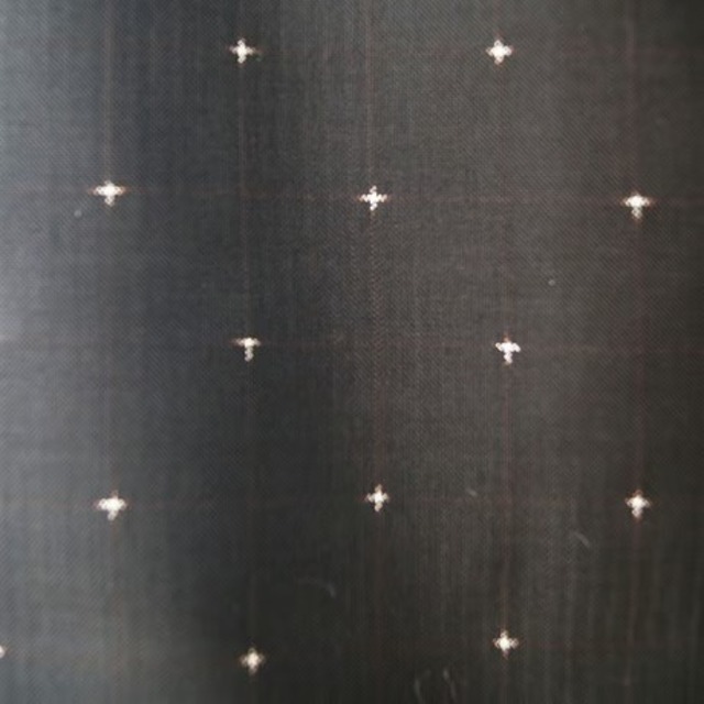 【袷】　黒色地　格子に十字絣　大島紬