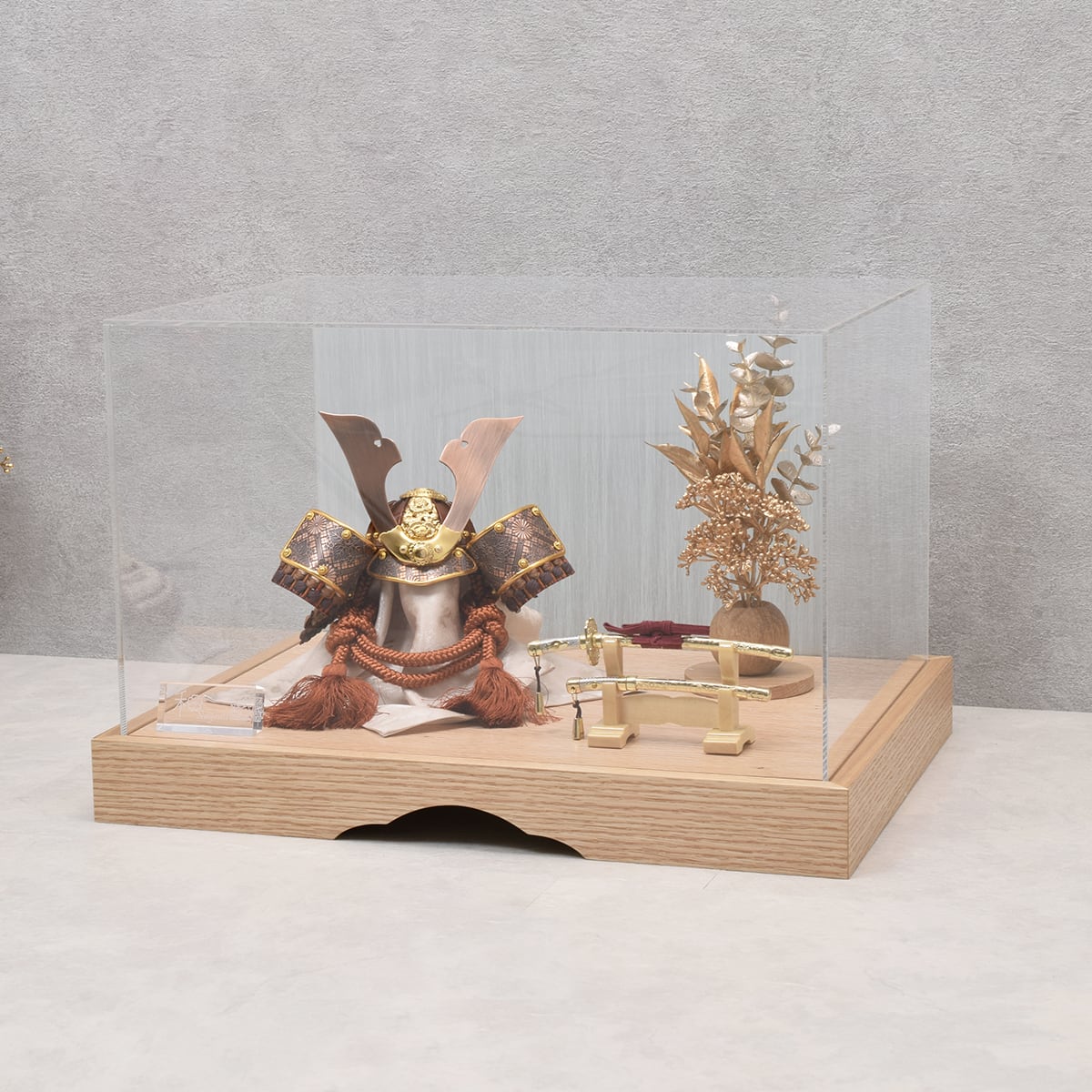 兜飾り【凪茶・太刀付】NAGISA｜アクリルケース入り｜おしゃれ｜モダン