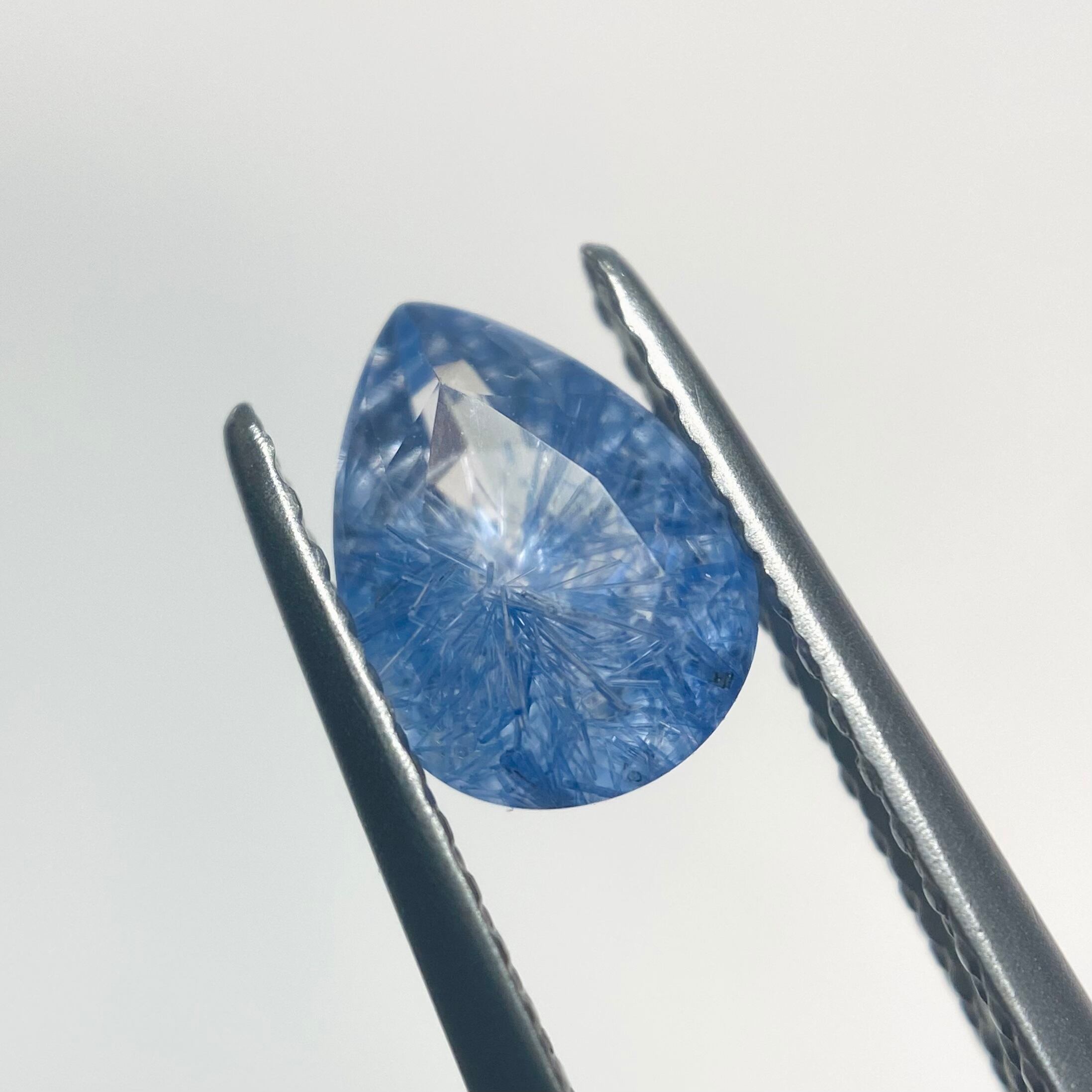 花 デュモルチェライトインクオーツ ファセットカット1