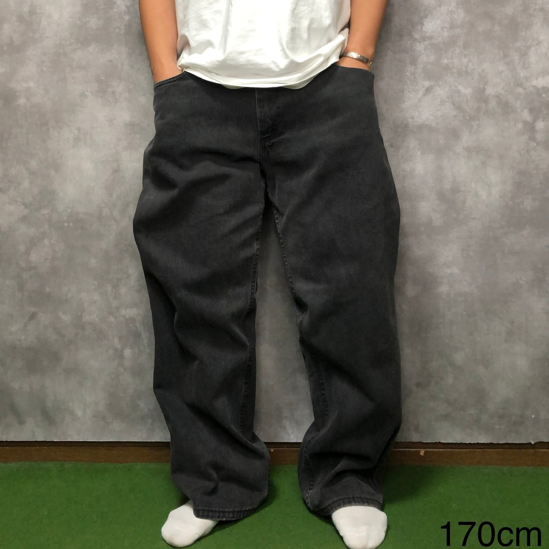 W42×L30】Lee ブラックデニムパンツ 革パッチ | 古着屋OLDGREEN