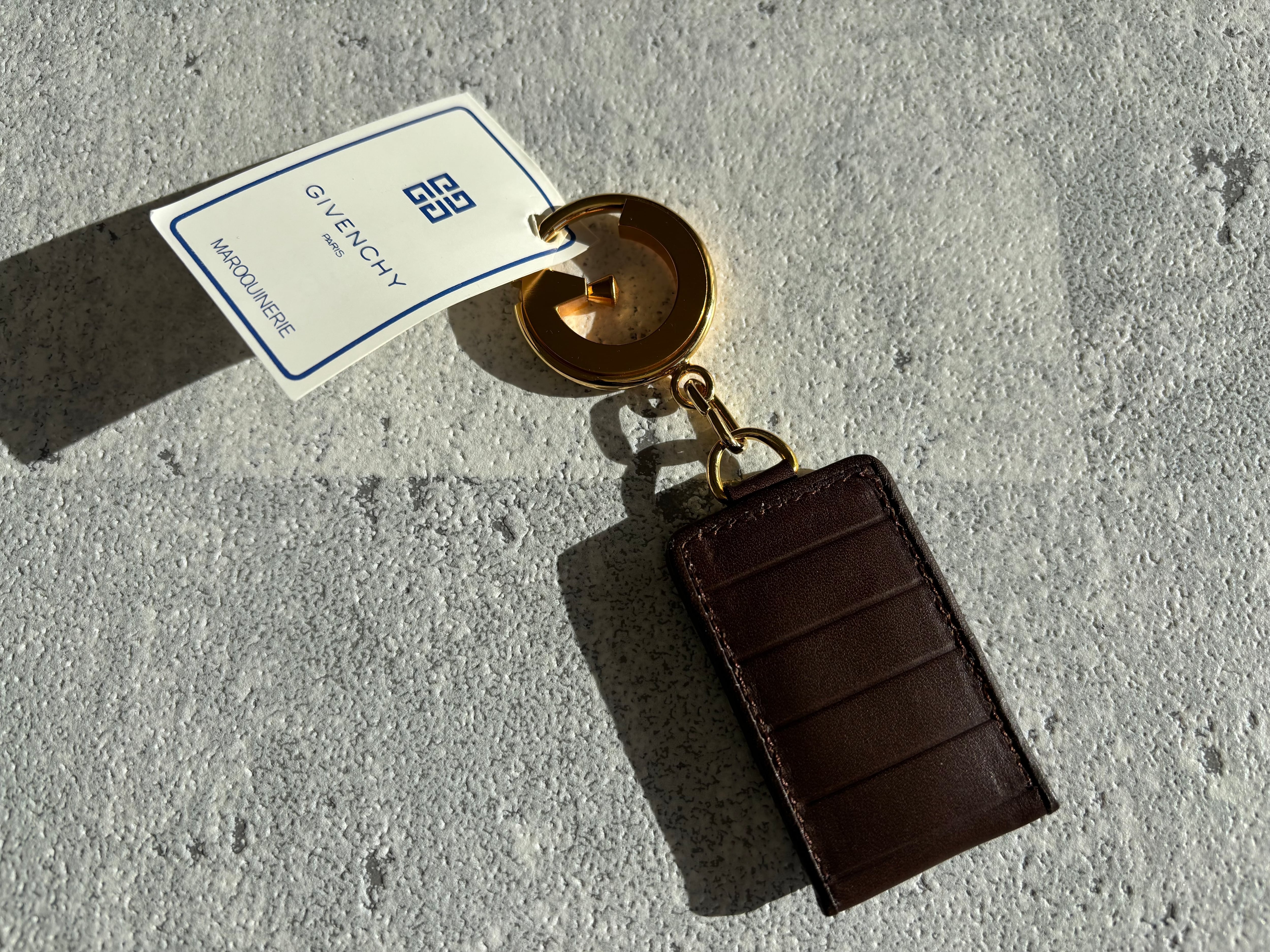 GIVENCHY ロゴチャーム キーリング ブラウン 箱付き | Petit luxe Vintage