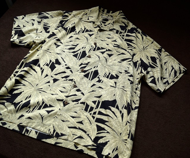 MINT! TOMMY BAHAMA HAWAIIAN SHIRTS M