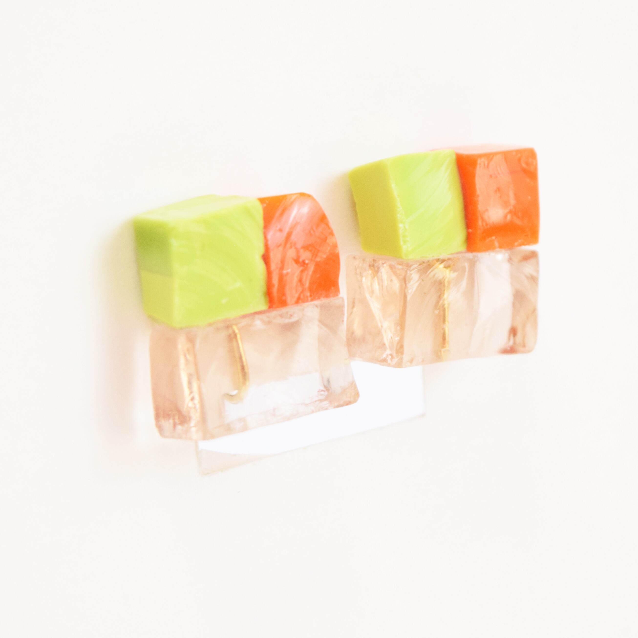 【花窓】イヤリングL　ライムグリーン×オレンジ×クリア