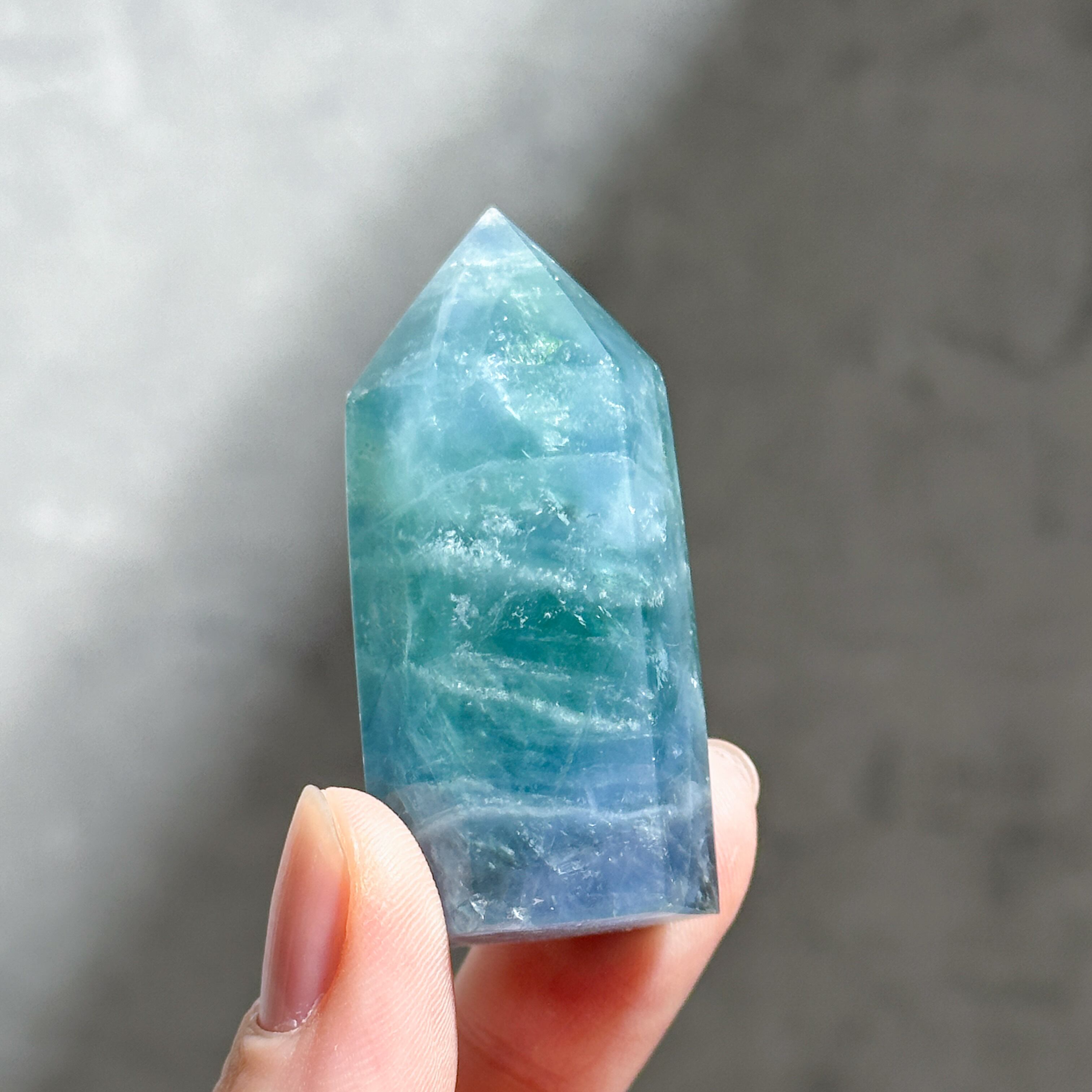 ブルー、グリーンフローライト タワー型04◇ Rainbow Fluorite