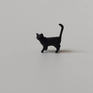 猫 置物 2個セット 黒猫 白猫 ミニチュア フィギュア 小さめ ネコ オブジェ シンプル かわいい 動物 モデル インテリア雑貨 卓上 飾り 棚 デスク 玄関 リビング 撮影小物 商品画像6