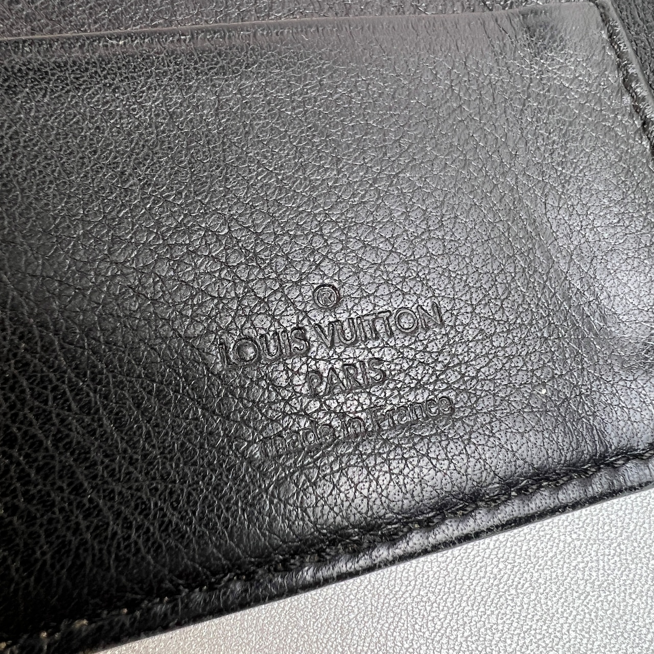 【最終処分SALE】LOUIS VUITTON ルイヴィトン マヒナ 長財布 ブラック A-12032