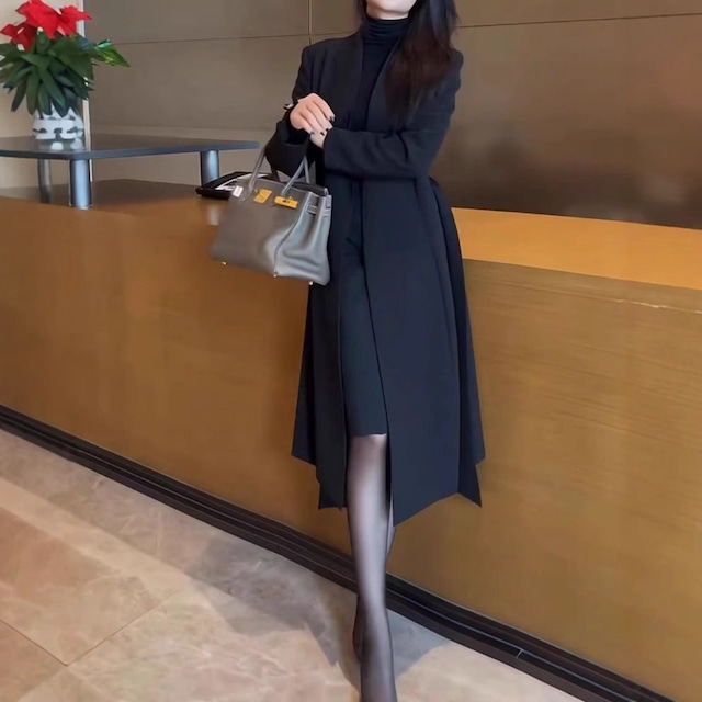 Collarless elegant slim long coat