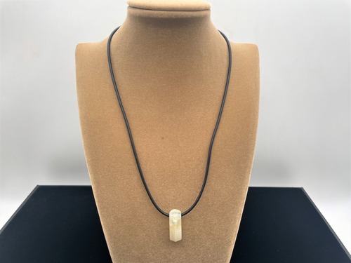 ペンダント（ムーンストーン）