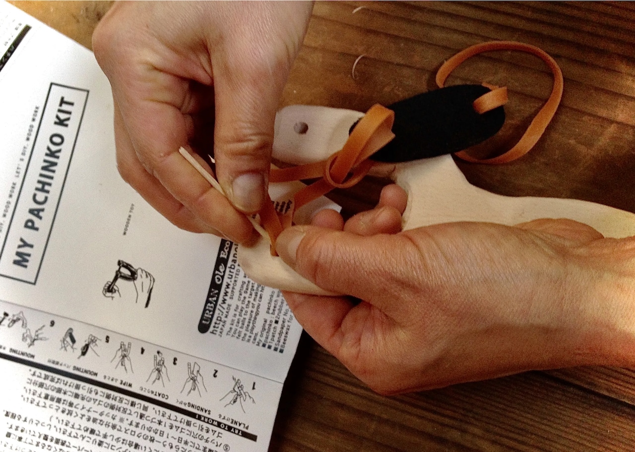 懐かしいおもちゃパチンコを自作できる 手作りキット PACHINKO WHITTLING DIY KIT