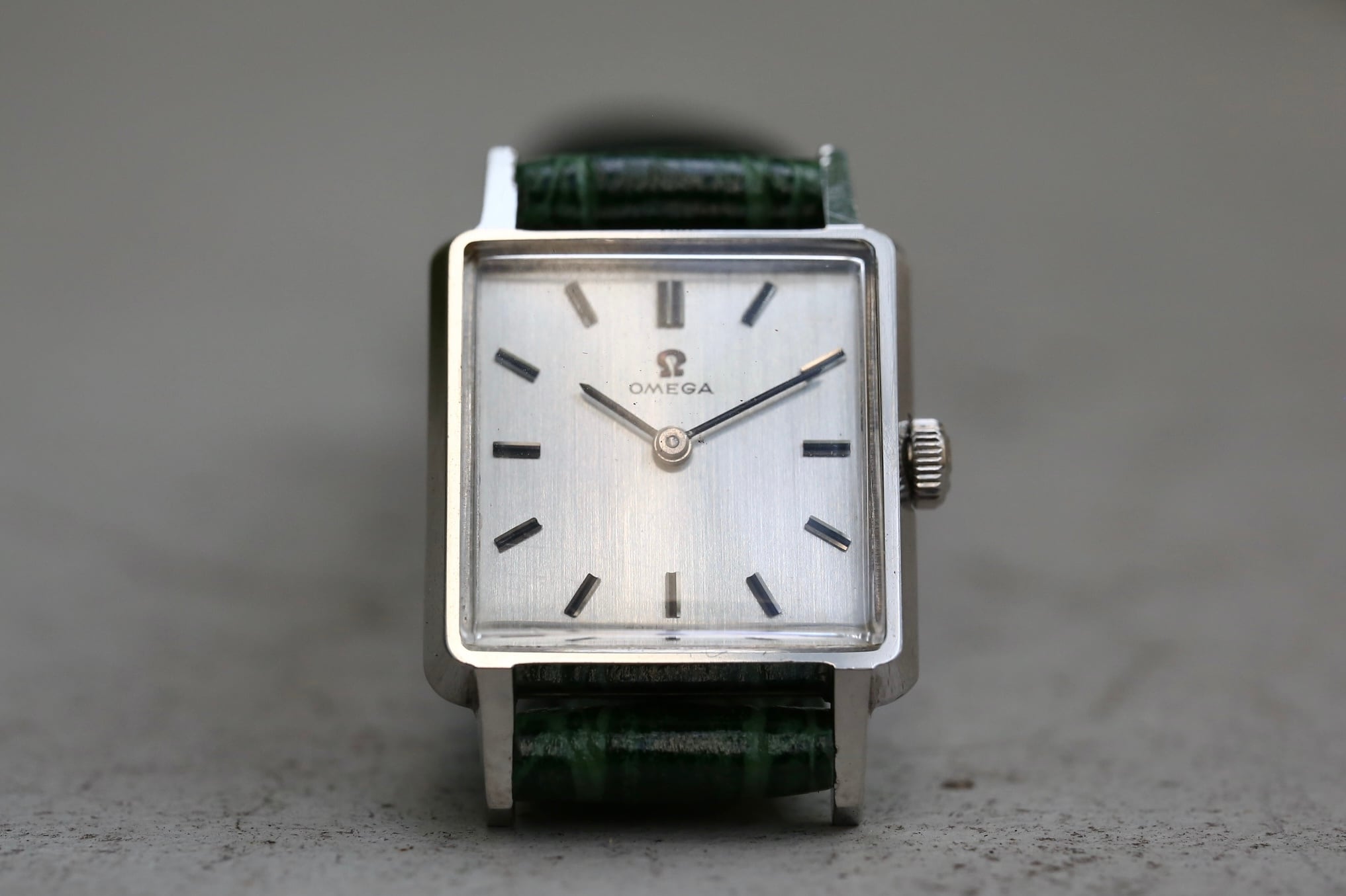 【OMEGA】 1960’s オメガ ノンネーム スクエア型 2針 手巻き Vintagewatch / Cal.620 |  アンティーク・ビンテージ時計修理・販売 WhiteKings(ホワイトキングス) powered by BASE