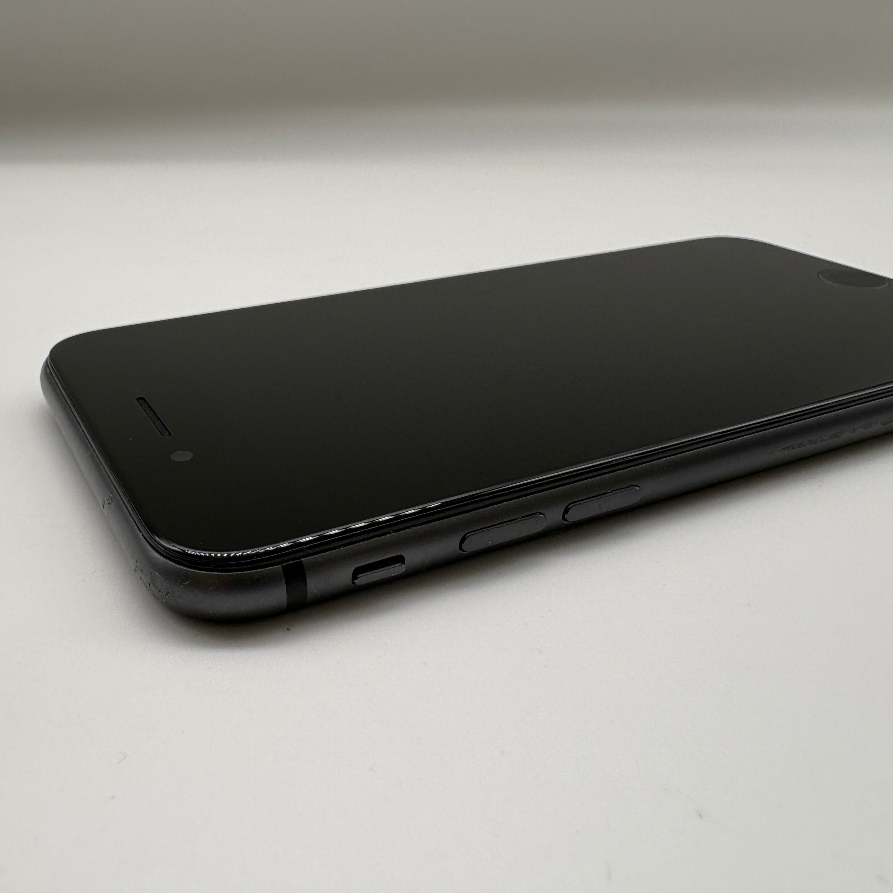 iPhone8 64GB ブラック アイフォン本体 SIMフリー SIMロック解除済み