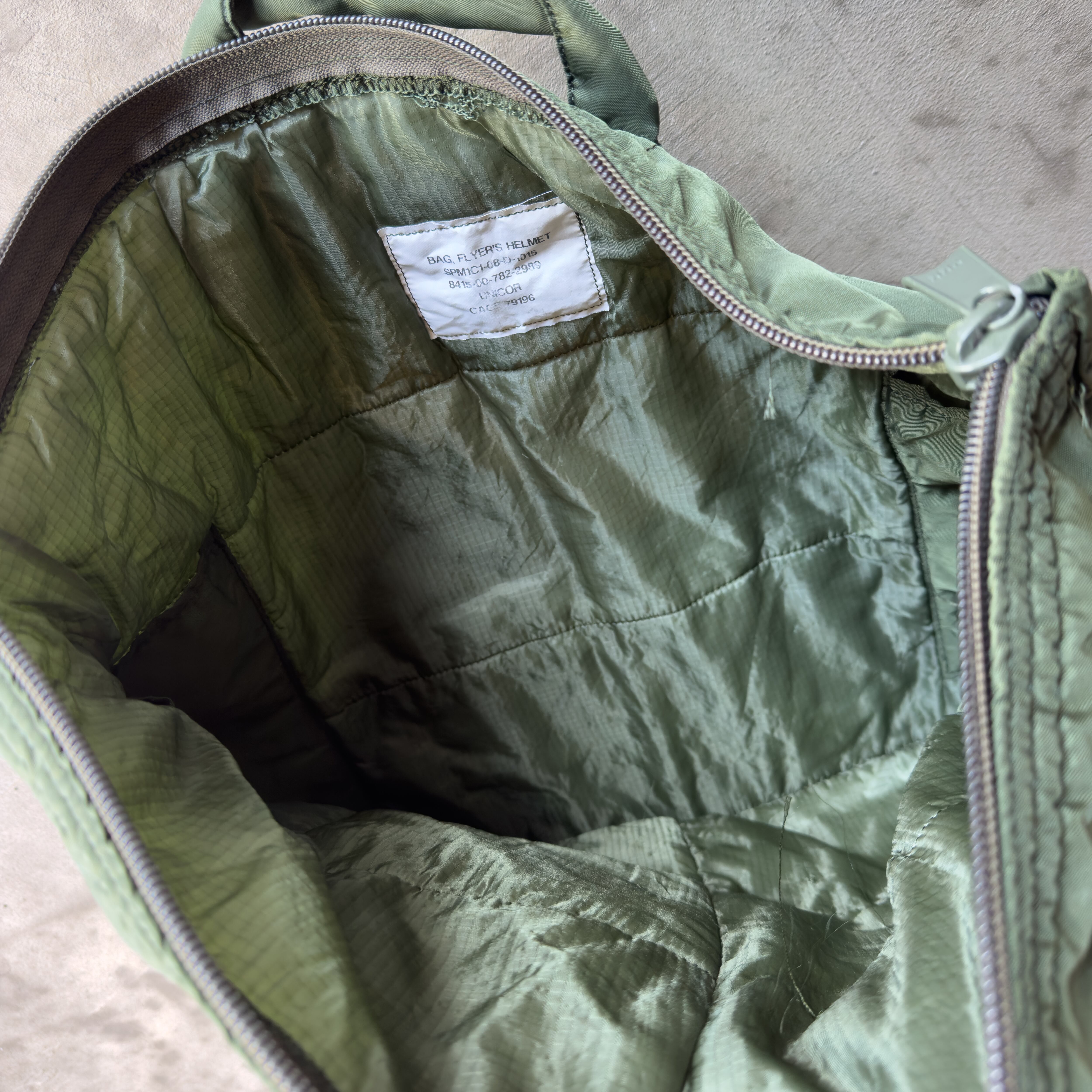 Vintage] 00's US Army Helmet Bag by UNICOR | regnbage