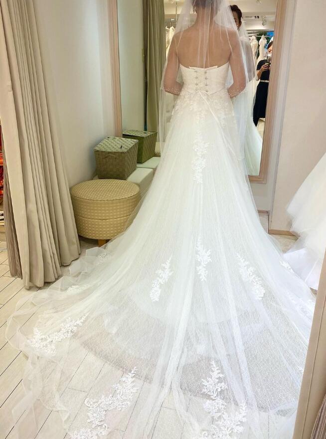 ウエディングドレス ベアトップ 繊細レース ふわふわドレス 可愛い  