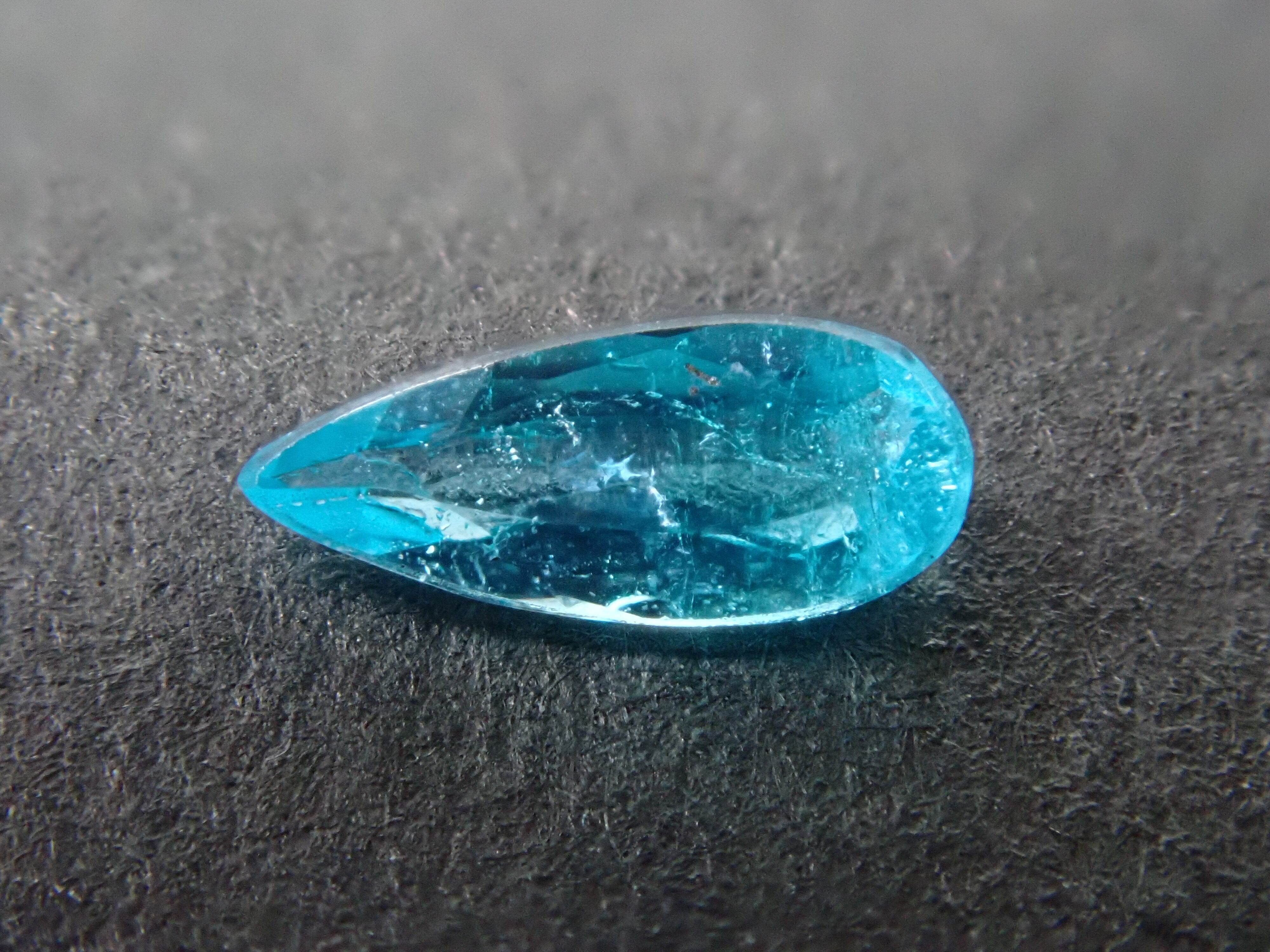 ブラジル・バターリャ産パライバトルマリン 0.058ct