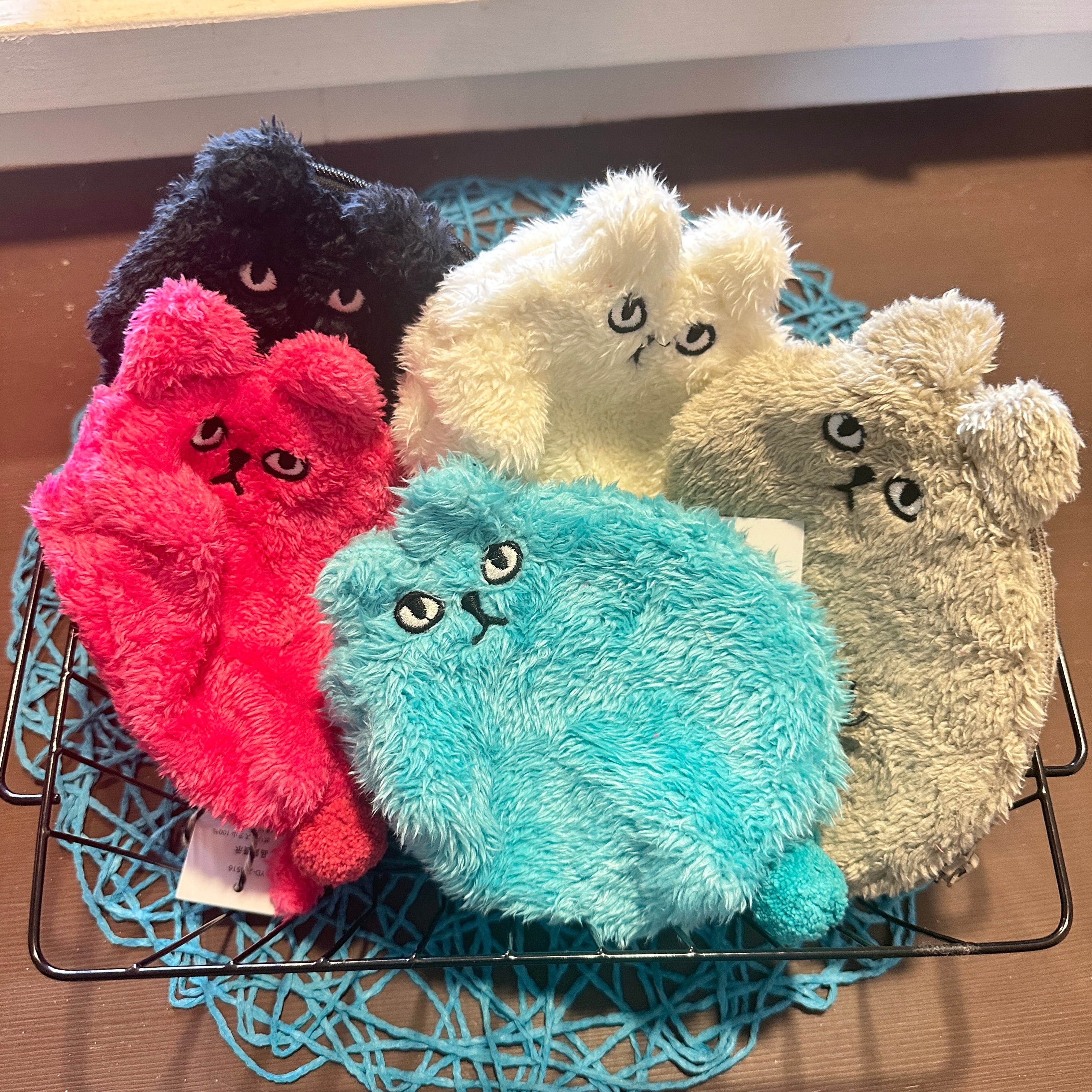 にゃんたまボアポーチ　しっかり収納　暖かボア　カラフルポーチ　ギフトにも