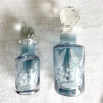 香水瓶 蓋付き瓶（大）　パールブルー　植物エッジング　 19ota1-２