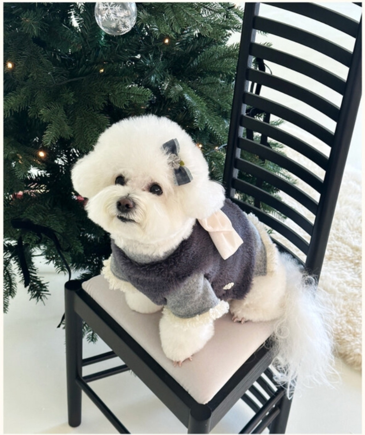 即納【bowbow】コージーシアリングベスト(チャコール)+リボンブローチ