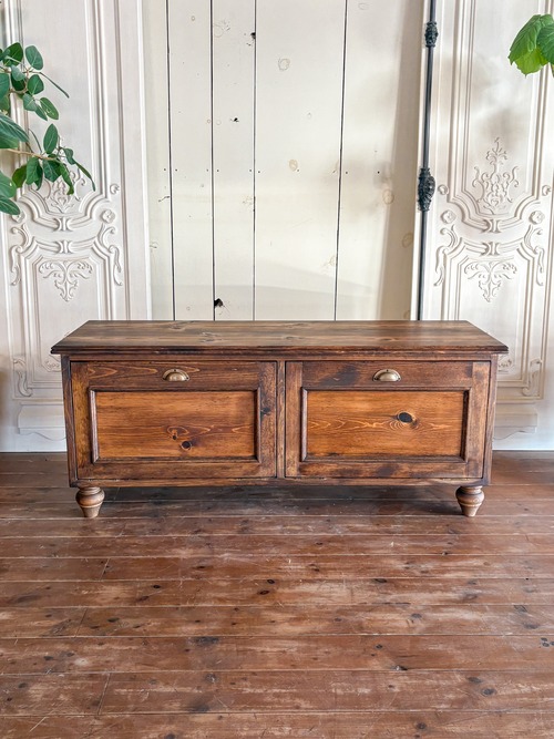 フランスアンティーク調テレビボード　（オールドパイン家具・ローキャビネット）W1200