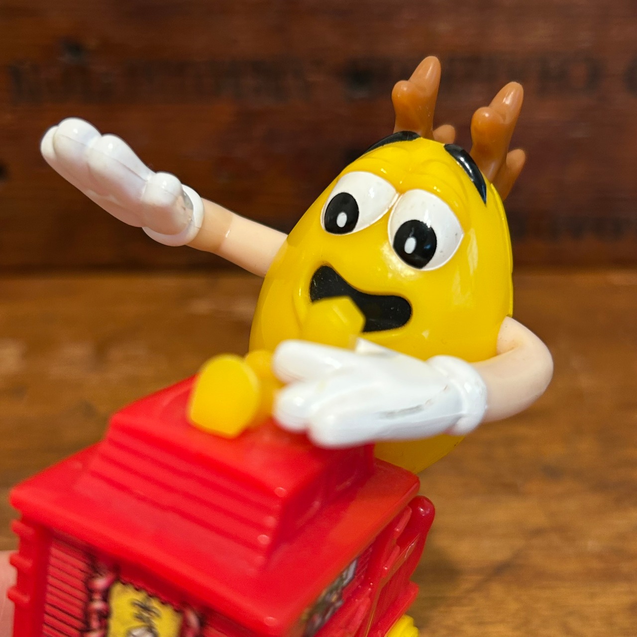 M&M's クリスマス・トレイン・トッパー サーカストレイン 列車 機関車 イエロー ミールトイ エムアンドエムズ MU-306