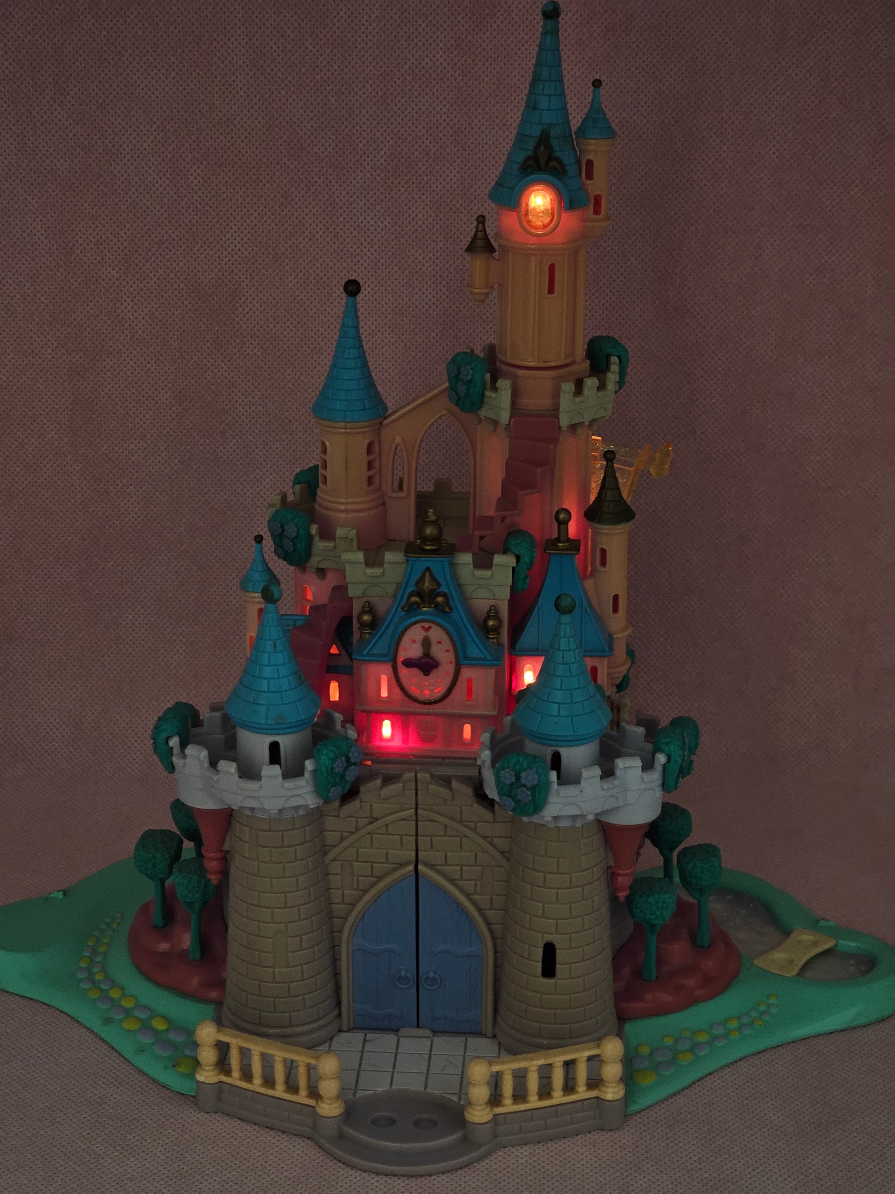 ディズニー ライトアップシンデレラ城 ライトアップ可