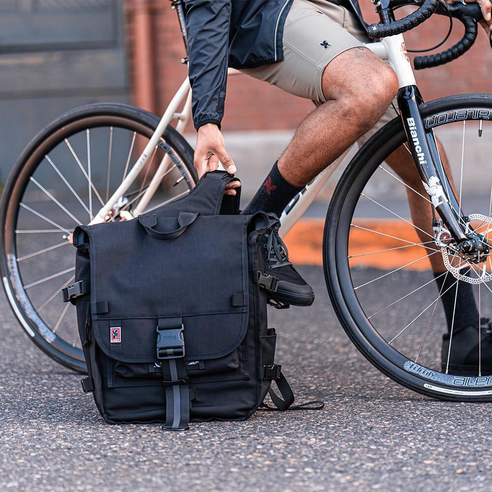 WARSAW MEDIUM BACKPACK - BLACK 【CHROME】 | FIT TWO