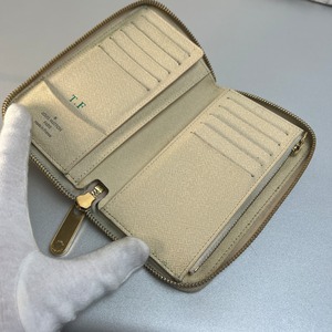 【最終処分SALE】LOUIS VUITTON ルイヴィトン ダミエ アズール M60029   二つ折り財布 ホワイト A-12035