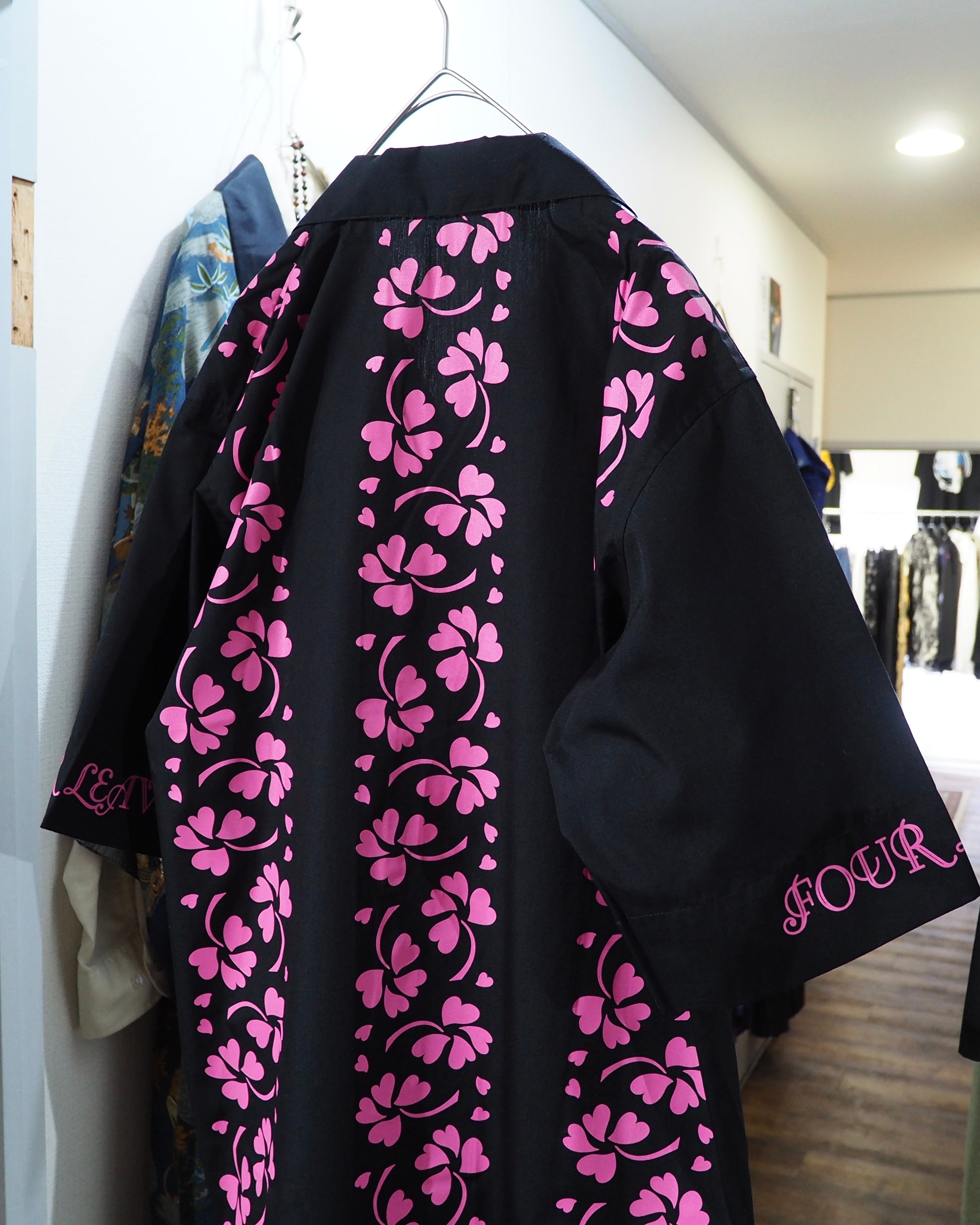 1990s ” 桃四葉 ” Beautiful Four Leaves pattern vintage Open Collar Shirt