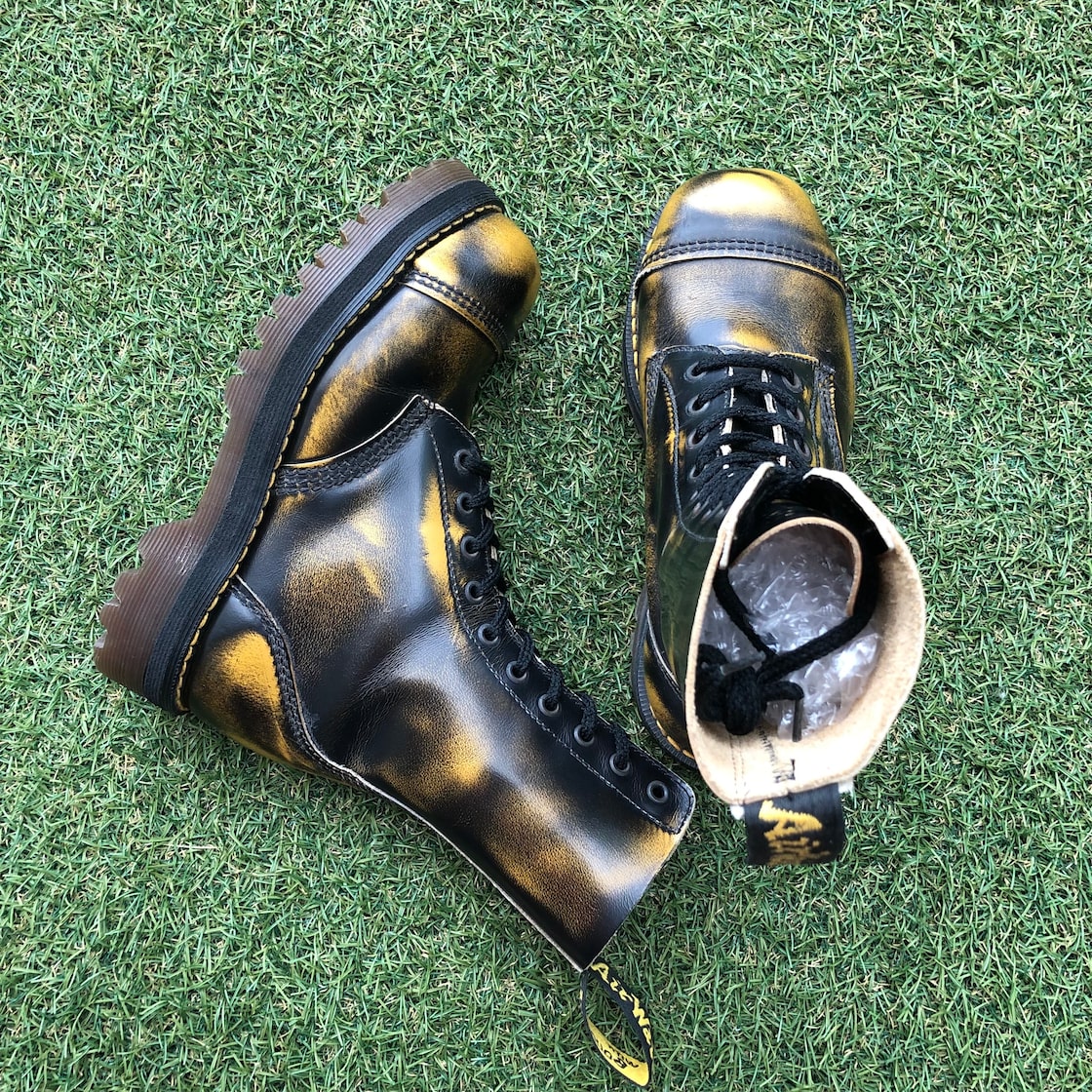Dr.Martens 10ホール uk5 イングランド製 スチールトゥ 引っ込ま ホワイト