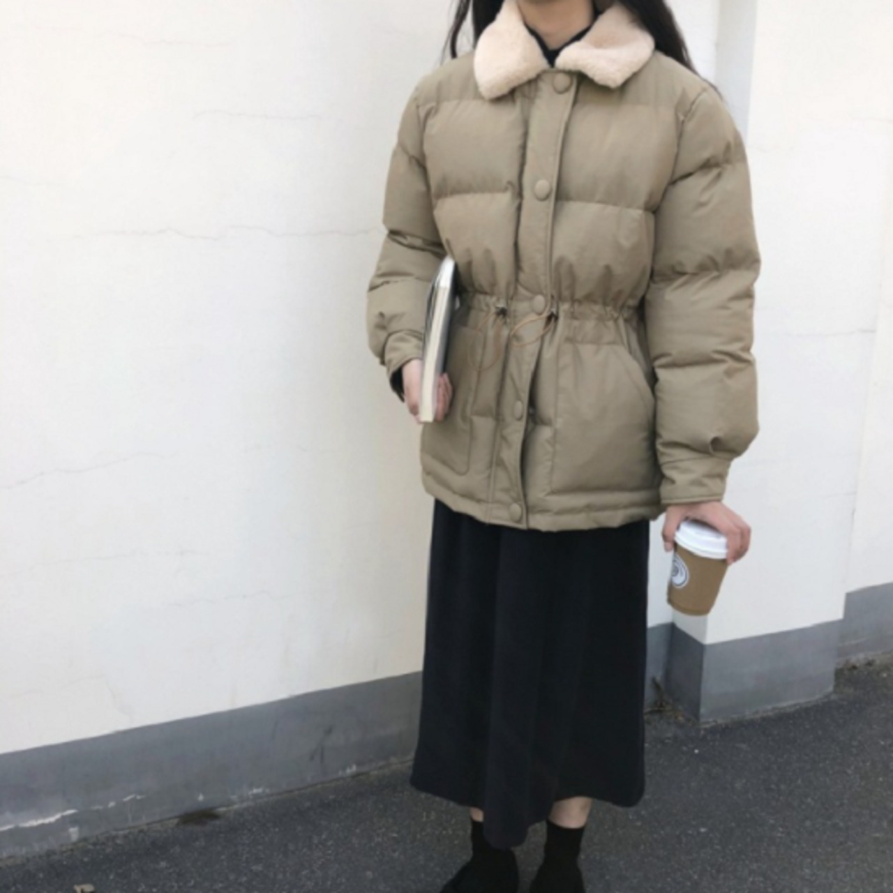 ベージュ ダウンジャケット ファー襟 （難あり） ベージュ ダウンジャケット ファー襟 （難あり）