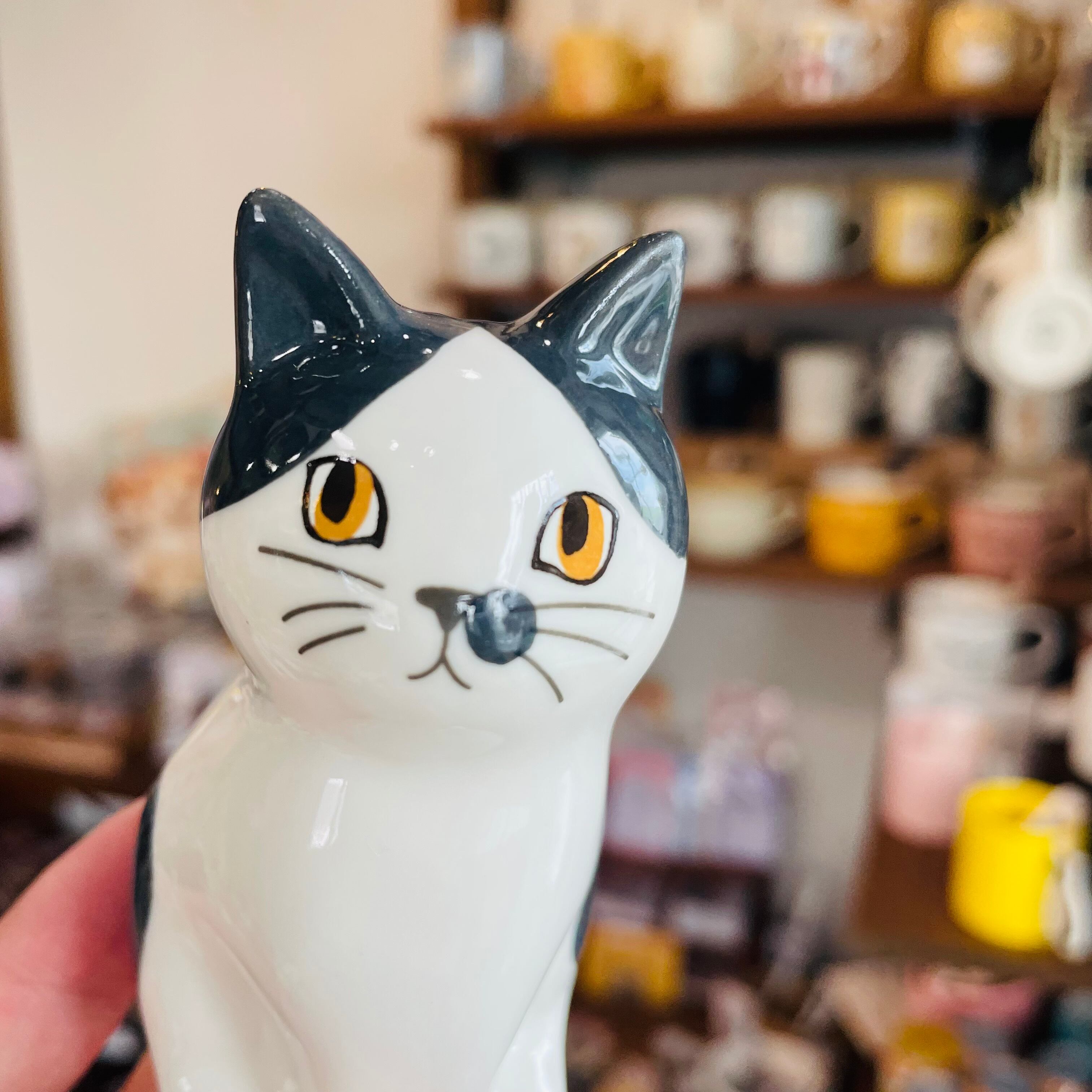 フラワーベース｜ ペンスタンド｜ハチワレこねこA　猫 ねこ ネコ 猫雑貨 ねこモチーフ 猫グッズ ネコ柄 花瓶 花器 花びん フラワーベース 置物 オブジェ フラワーアレンジ ペン立て ペンスタンド 陶器 かわいい おしゃれ レディース プレゼント 贈り物 ギフト