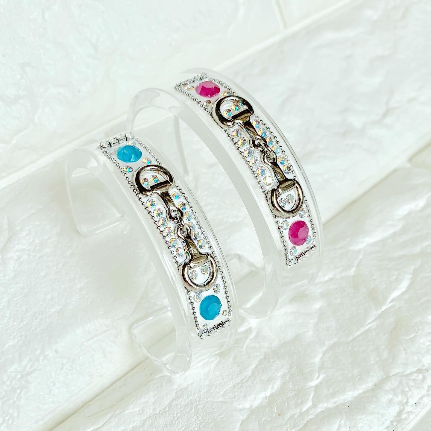 ホースビットクリアバングル