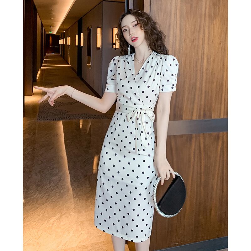 水玉レトロワンピース Ellechic 水玉レトロワンピース Ellechic