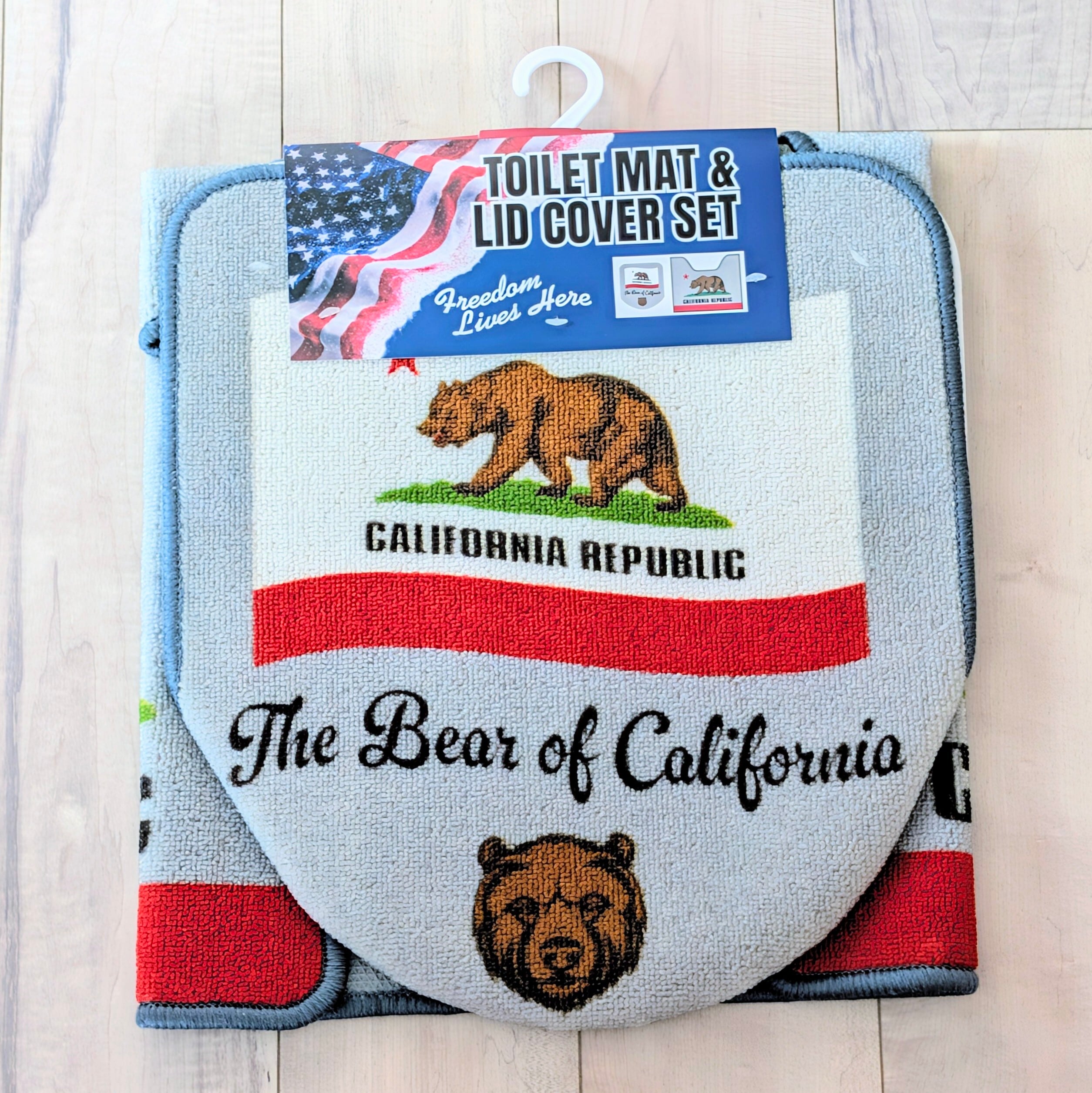 ✨️トイレもワクワクHAPPY✨️【 The State of California / カリフォルニア州旗 】TOILET MAT & LID COVER トイレマット&蓋カバー (マット裏面滑り止め加工 ) / アメリカンマット / ふかふかマット〚アメリカン雑貨 アメトイ〛