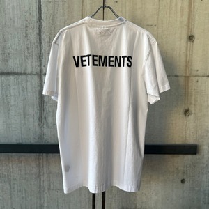 VETEMENTS  ICONIC VETEMENTS LOGO T-SHIRT R